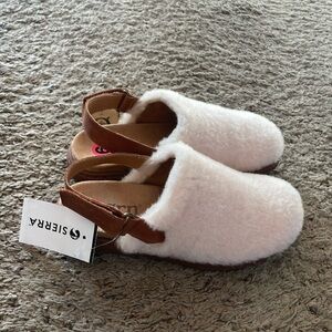 Born clogs